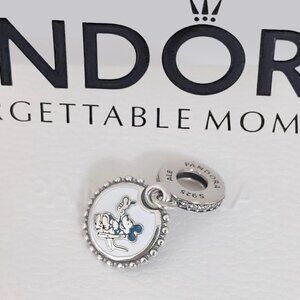 Pandora Vacation Club Member Dangle Charm DVC Exclusive Mickey Mouse NIB Charm